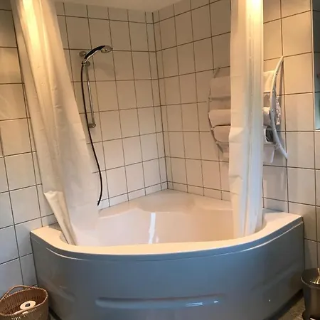 Отель Waldhotel Auerhahn 